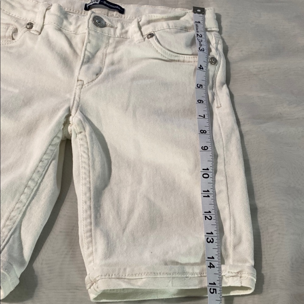 Levi's White Denim Bermuda Shorts Relaxed Fit - Picture 11 of 13
